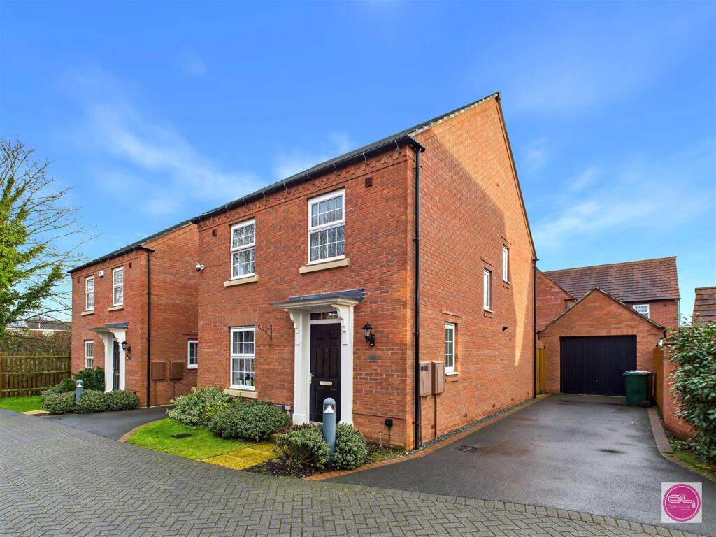 4-bed detached on Galloway Road, Drakelow, Burton-On-Trent, £290,000