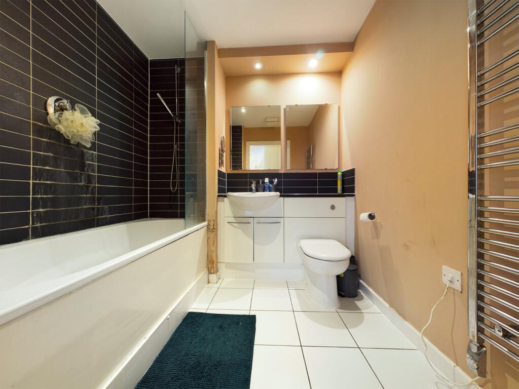 Apartment in Romford - View 2