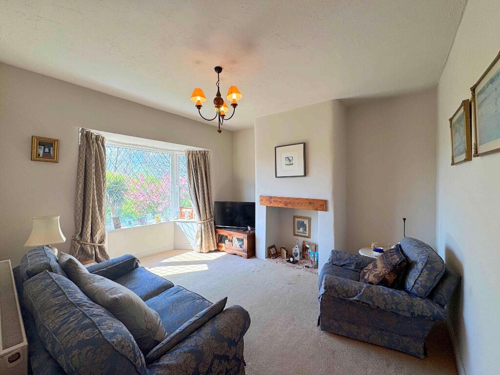 22 Newland Road, Huddersfield, HD5 0QT photo 4