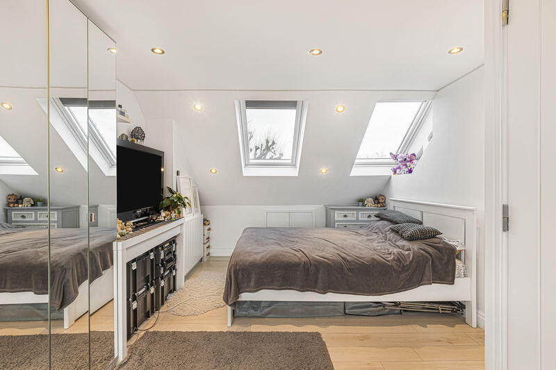 House in Sidcup, Blackfen - View 5