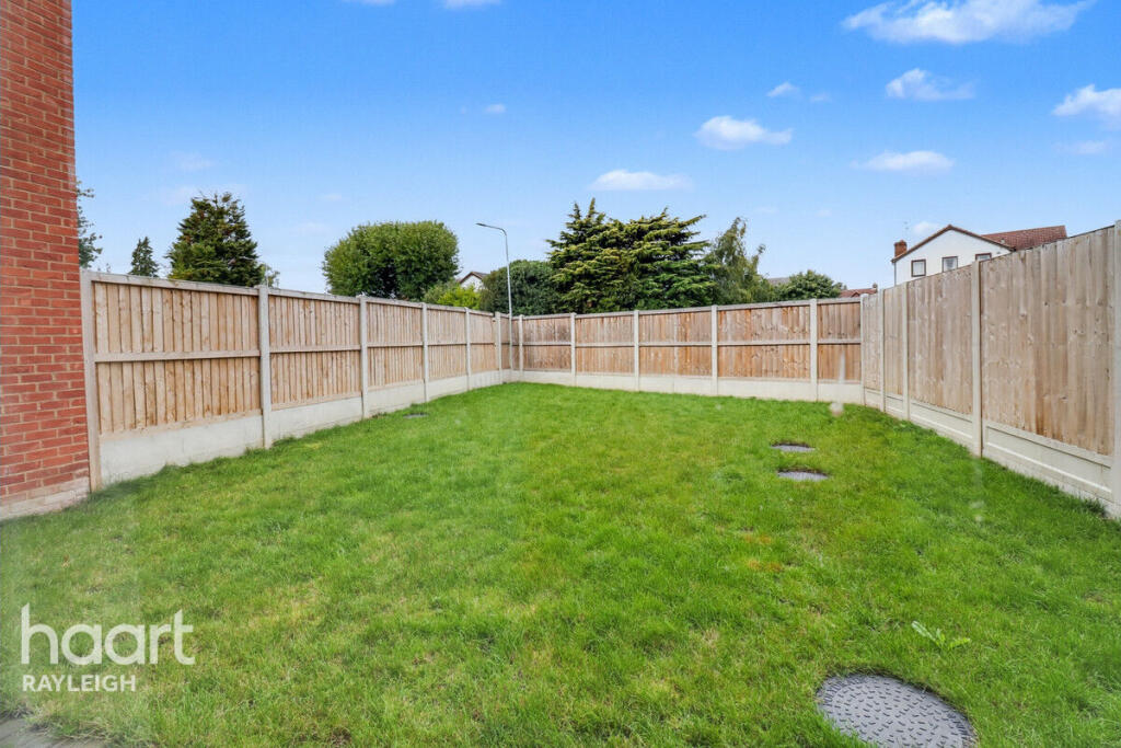 Fairview Crescent, Rayleigh photo 4
