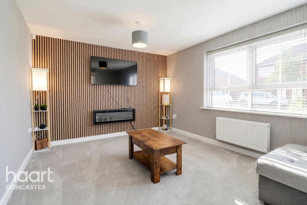 House in Wakefield, Outwood - More