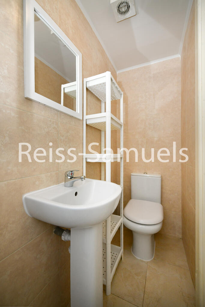 5 bedroom town house for rent