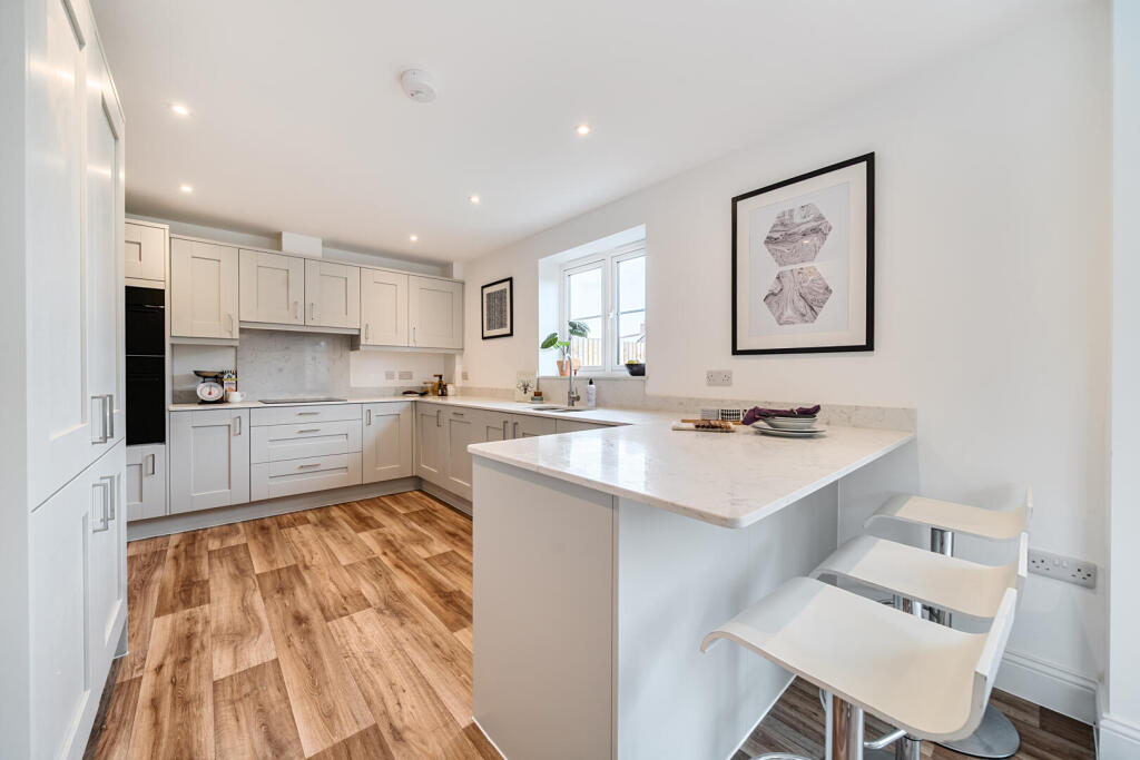 House in Watchet, Hungerford - More