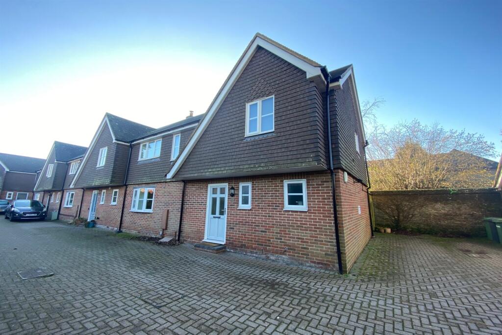 Main image of property: Toby's Garden, Petersfield, GU31