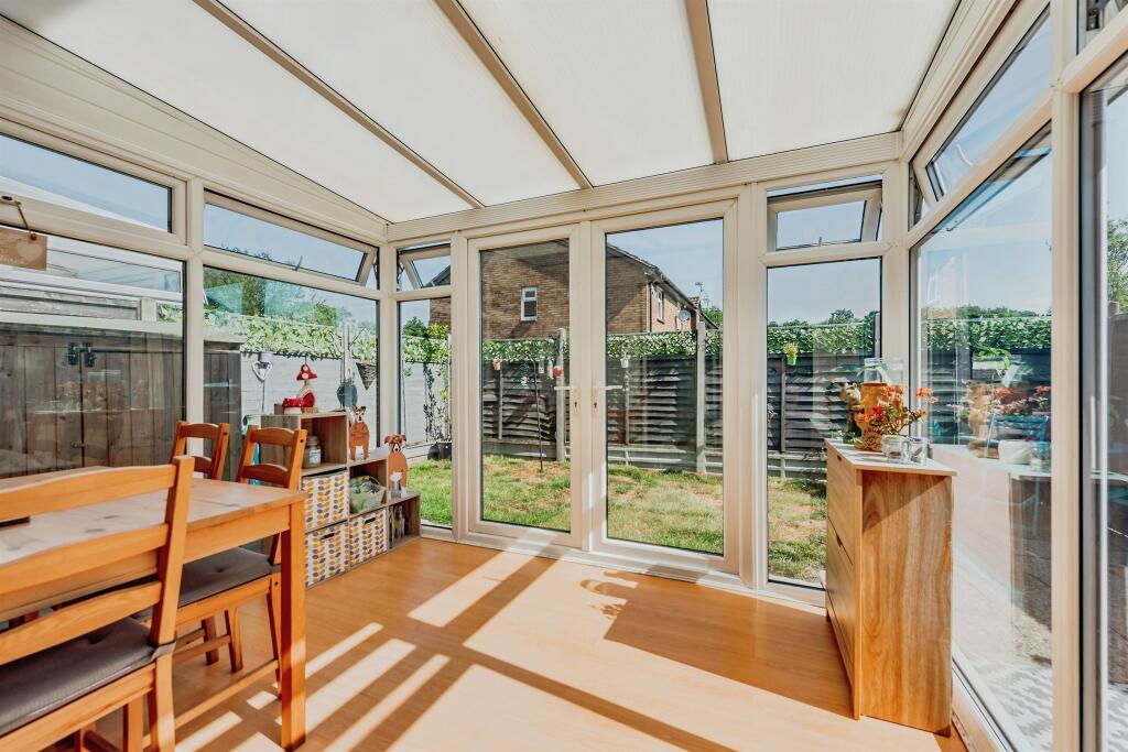 House in Crawley, Bewbush - View 6