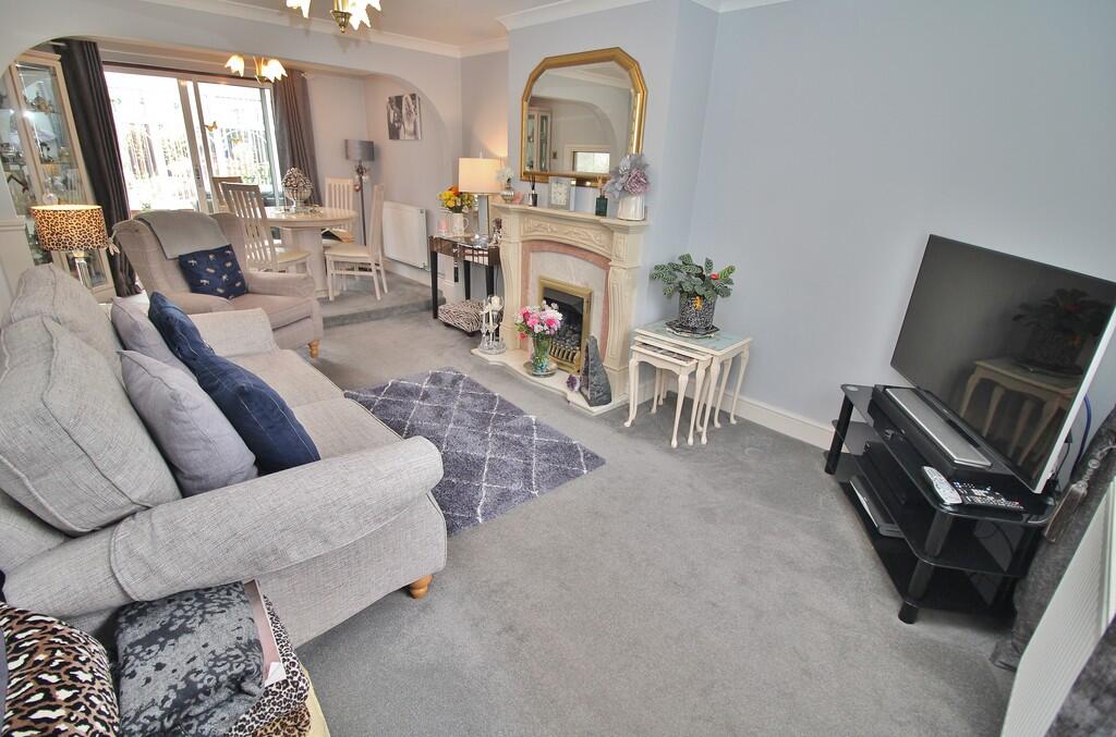 Billy Lawn Avenue, Leigh Park photo 3