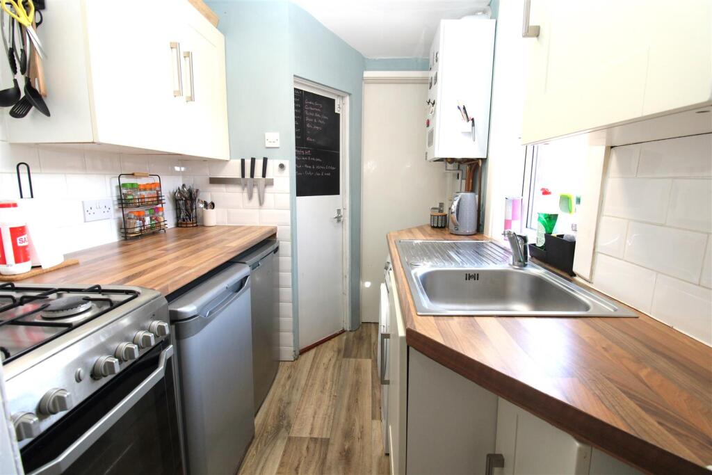 Apartment in North Tyneside, North East - View 5
