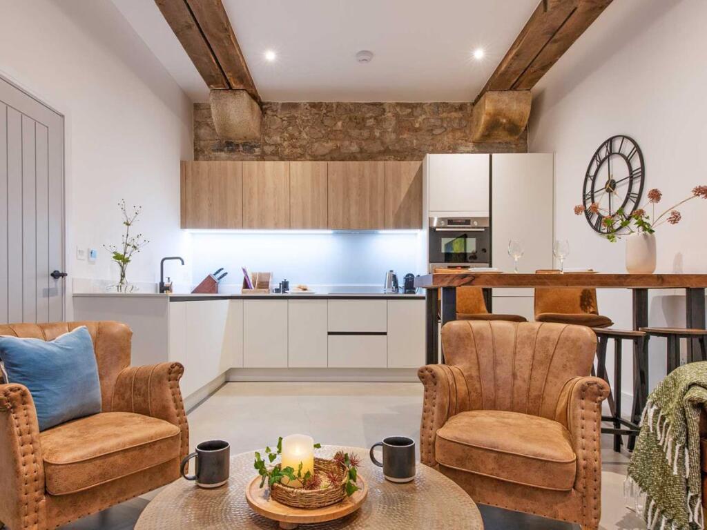 House in Plymouth - View 5