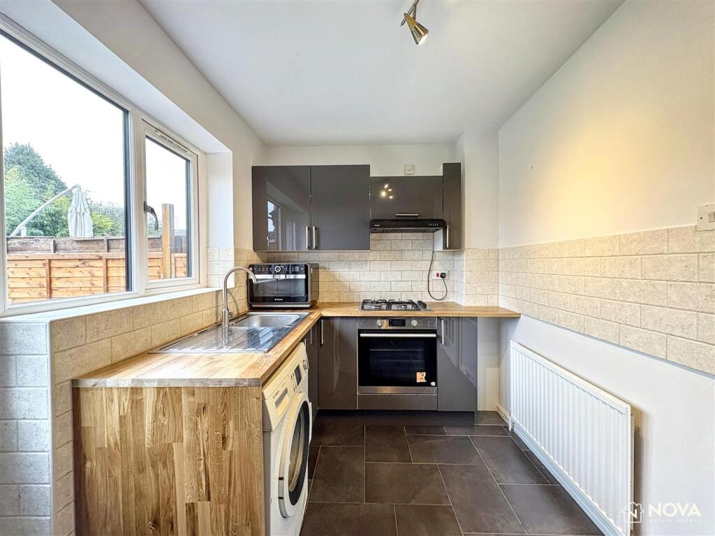 House in Luton, Limbury - View 4