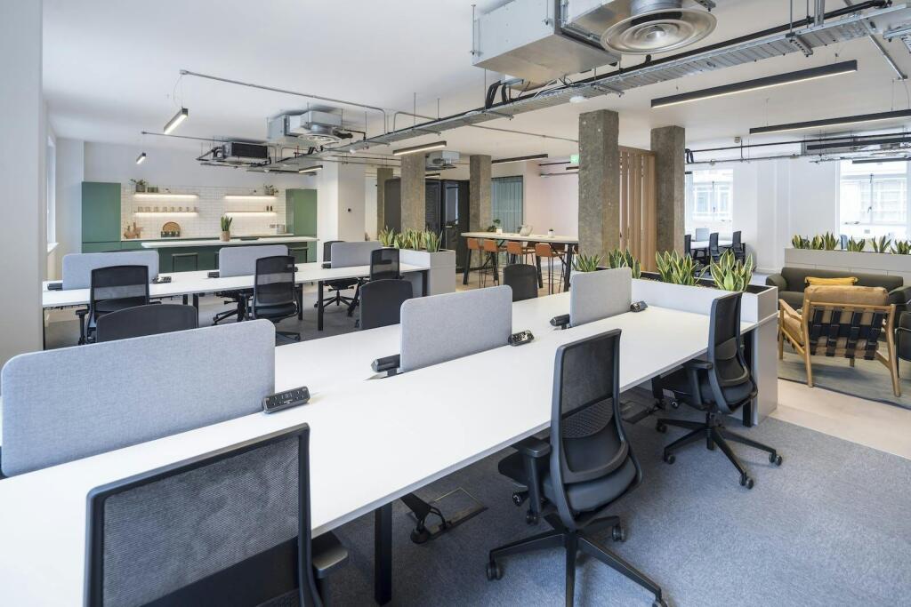 30 MINORIES 3.jpg