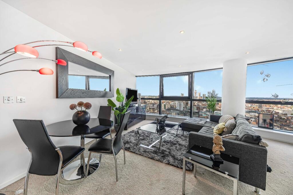 Apartment in Leeds, West Yorkshire - View 4