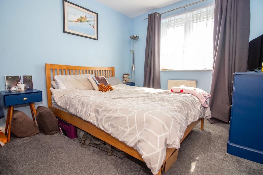 Mary Way, South Oxhey, Watford, WD19 photo 4