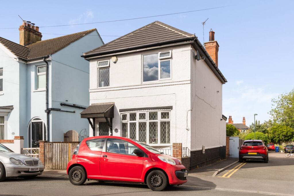 3-bed detached on William Street, Cleethorpes, DN35, £175,000