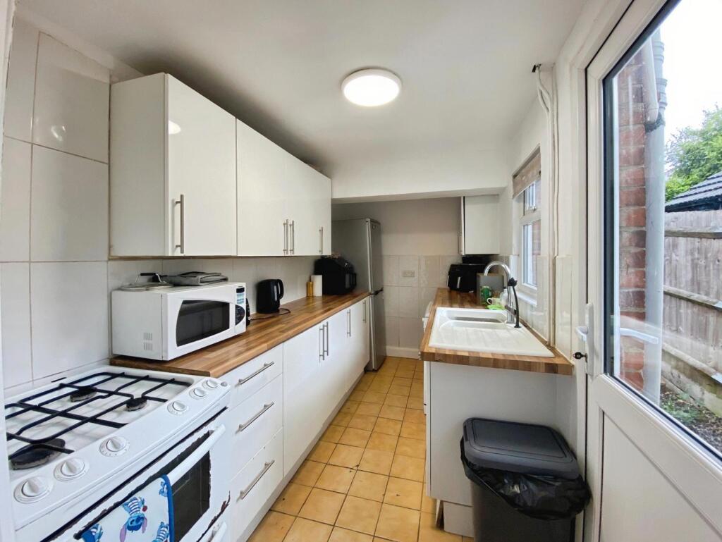Rosebery Road, Bushey, Hertfordshire, WD23 photo 4