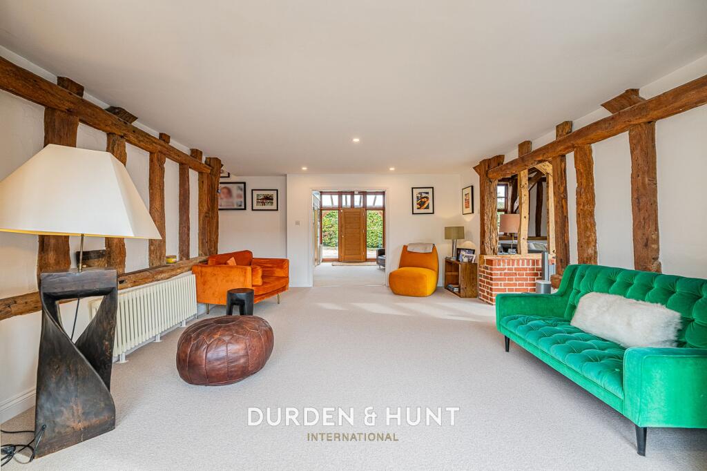 House in Epping Forest, Abbess, Beauchamp and Berners Roding - More