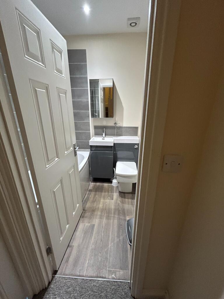 4 bedroom terraced house for rent