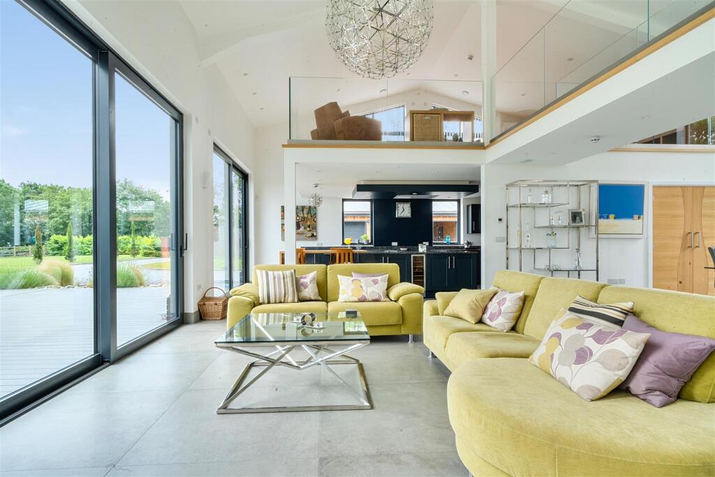 Malthouses, Runnington, Wellington - View 4