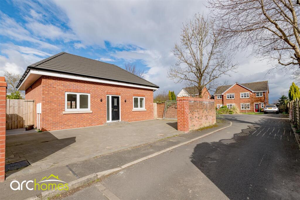 Main image of property: Slackey Fold, Hindley