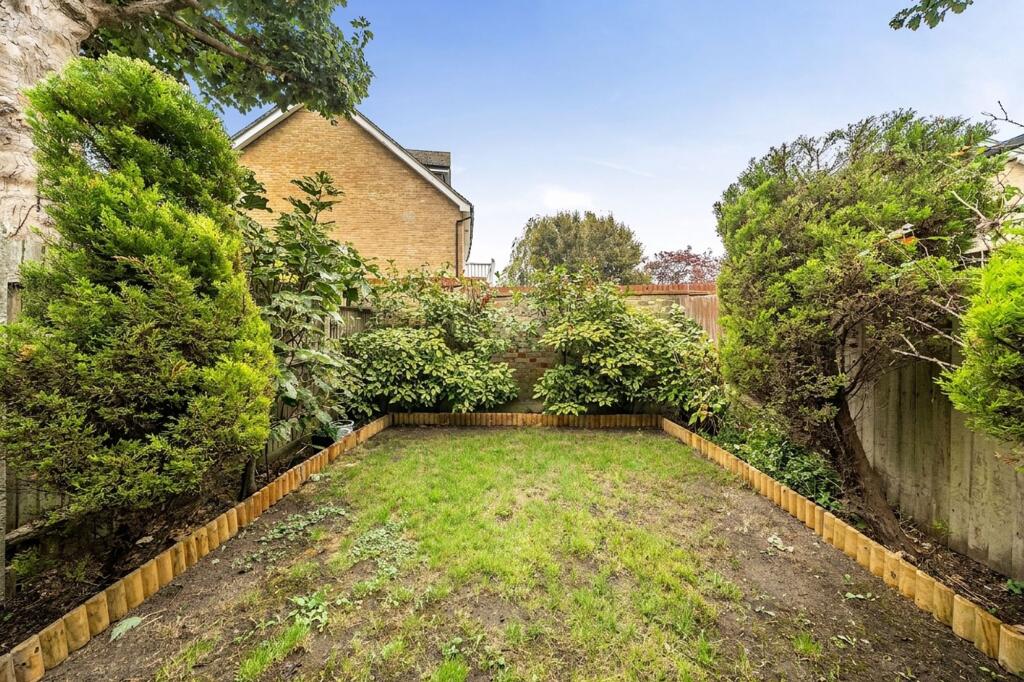 House in Tandridge, Caterham-on-the-Hill - View 4