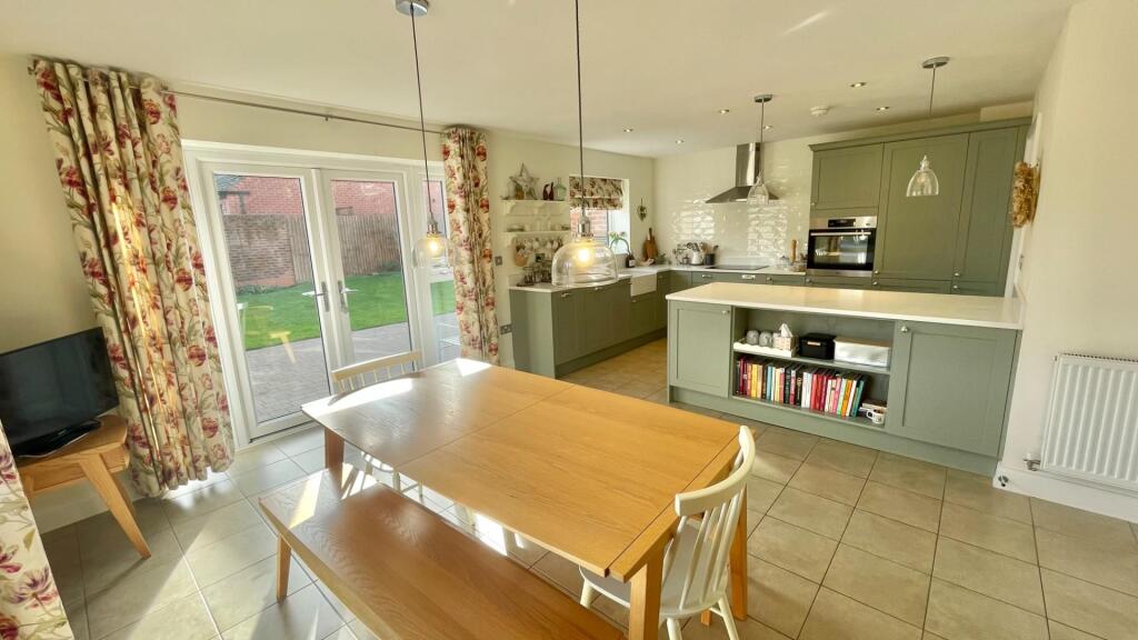 Walnut Walk, Lower Quinton, Stratford-upon-Avon photo 4