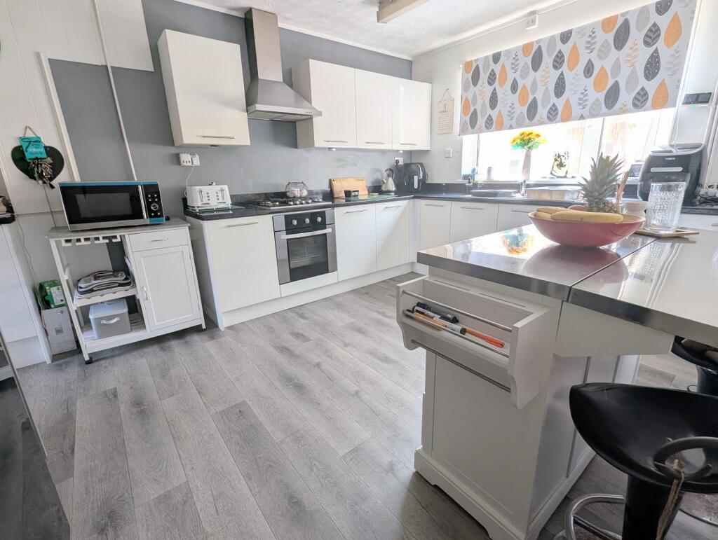 House in Ystradgynlais - More