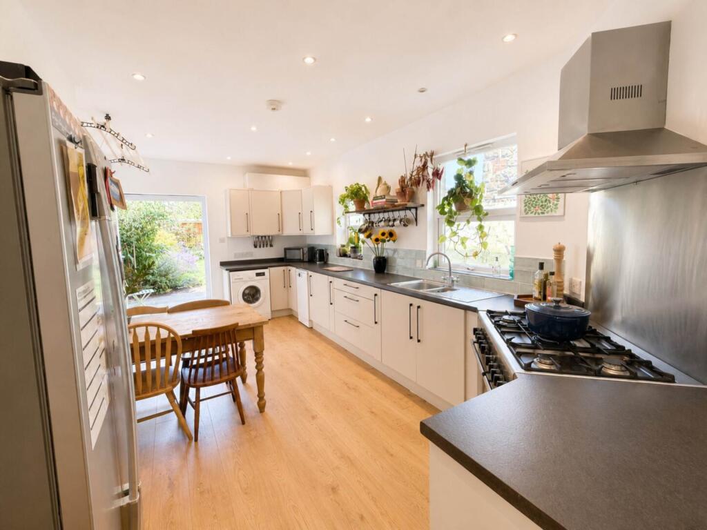 House in Weston-super-Mare, North Somerset - More