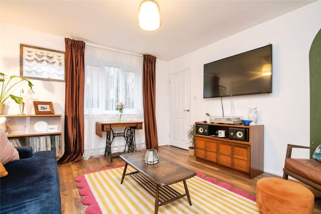 Haresfield Close, Redditch, Worcestershire, B97 - View 5