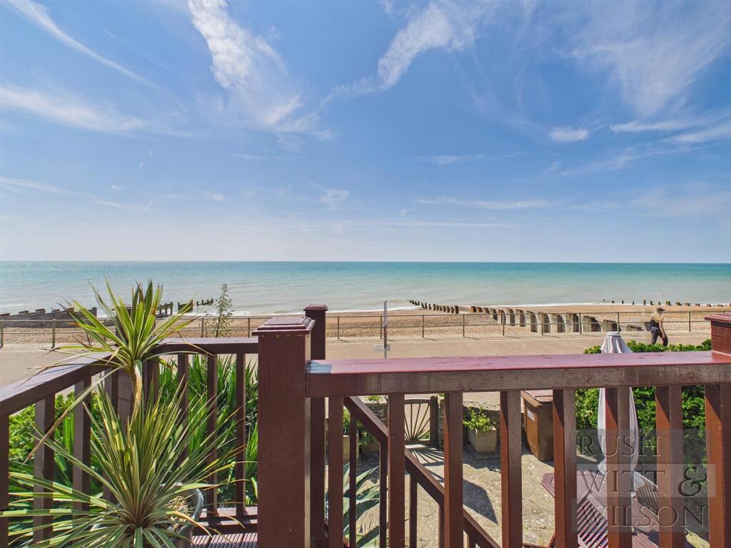 Apartment in Bexhill-on-Sea, Central - View 4