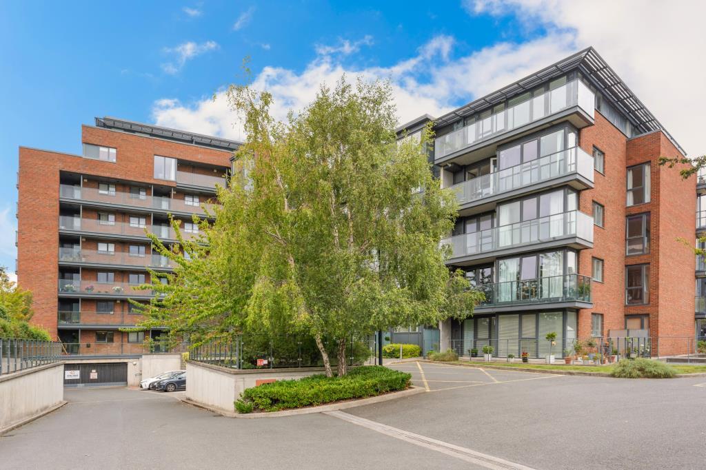 Main image of property: 38 Weavers Hall, Levmoss Park, The Gallops, Leopardstown, D18 ET22