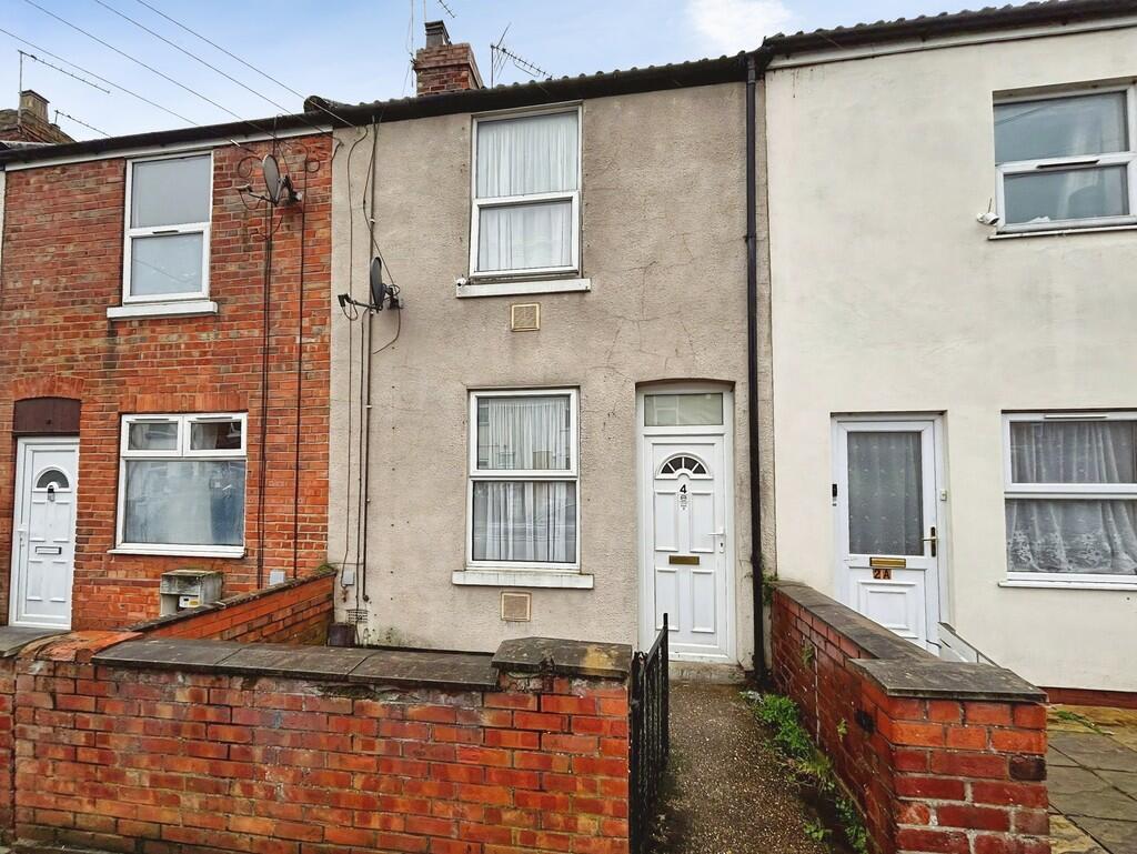2-bed terraced on Stanley Street, Gainsborough, £59,950