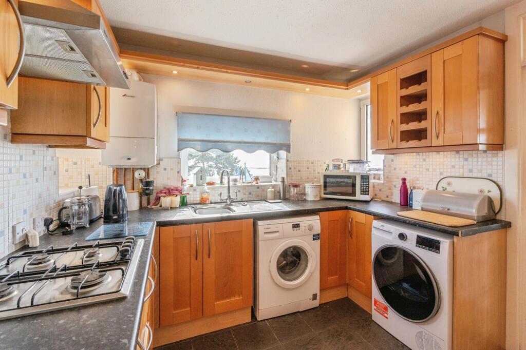 Apartment in Southend-on-Sea - View 3