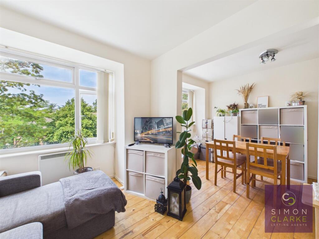 Main image of property: High Road, Whetstone, N20