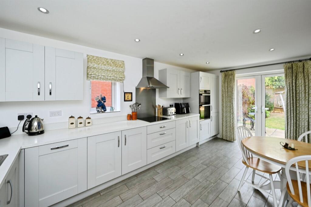 House in Gedling, Linby - More