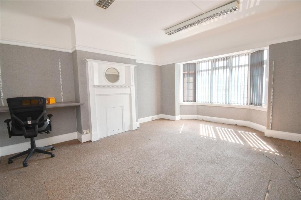 House in Ellesmere Port, Whitby - View 4