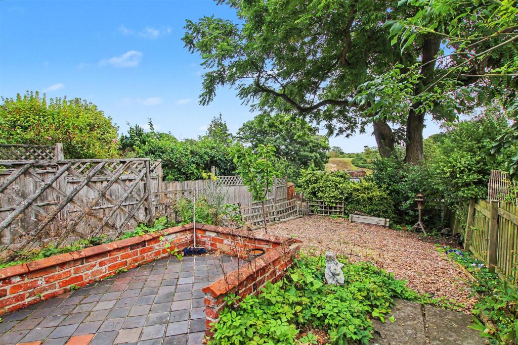 House in Lincoln - View 3