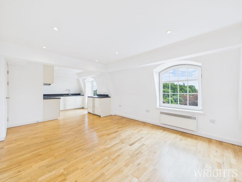 Apartment in St Albans - View 3
