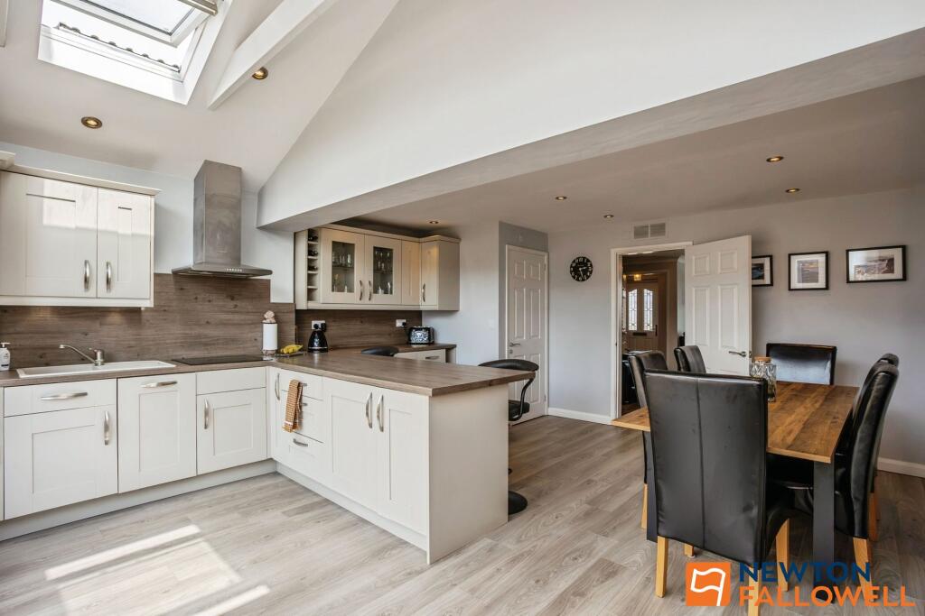 House in South Kesteven, Grantham - More