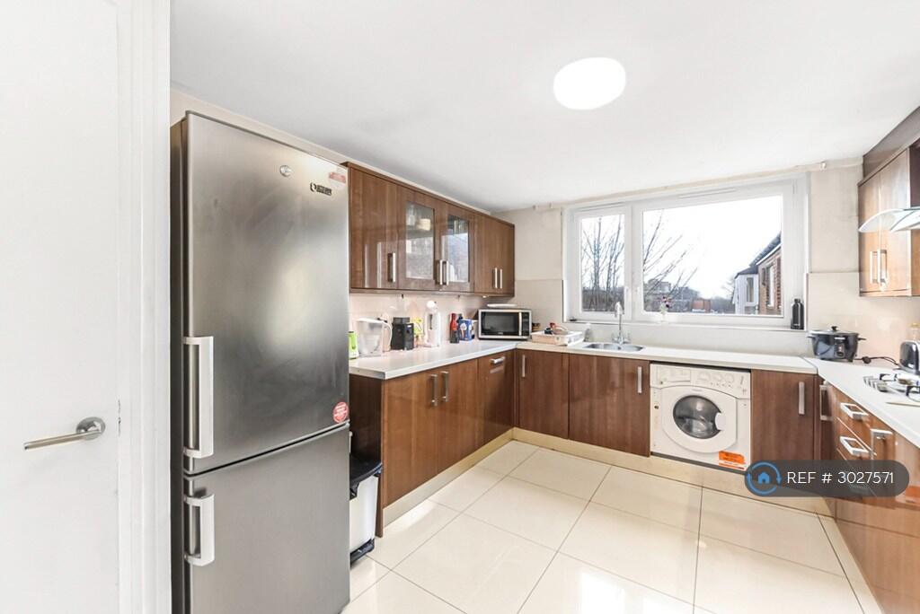 Apartment in London, Wharncliffe Gardens Estate, St. John's Wood - More