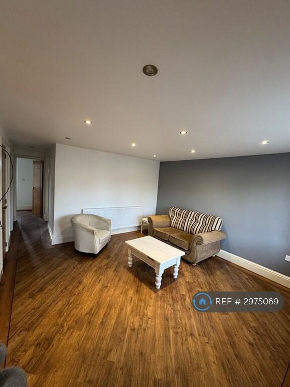 Apartment in Manchester - View 4