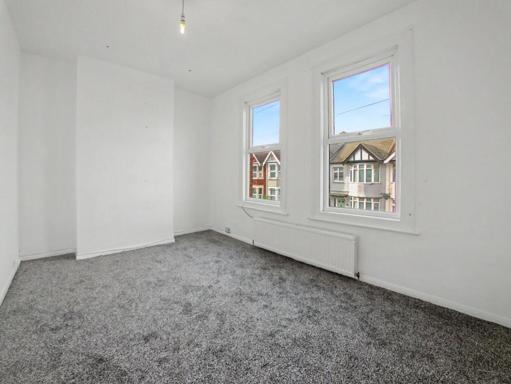 House in Southend-on-Sea, Essex - More
