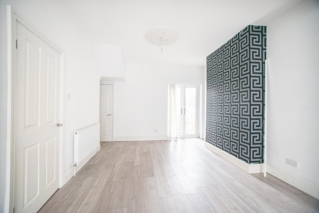 House in Hull - View 4