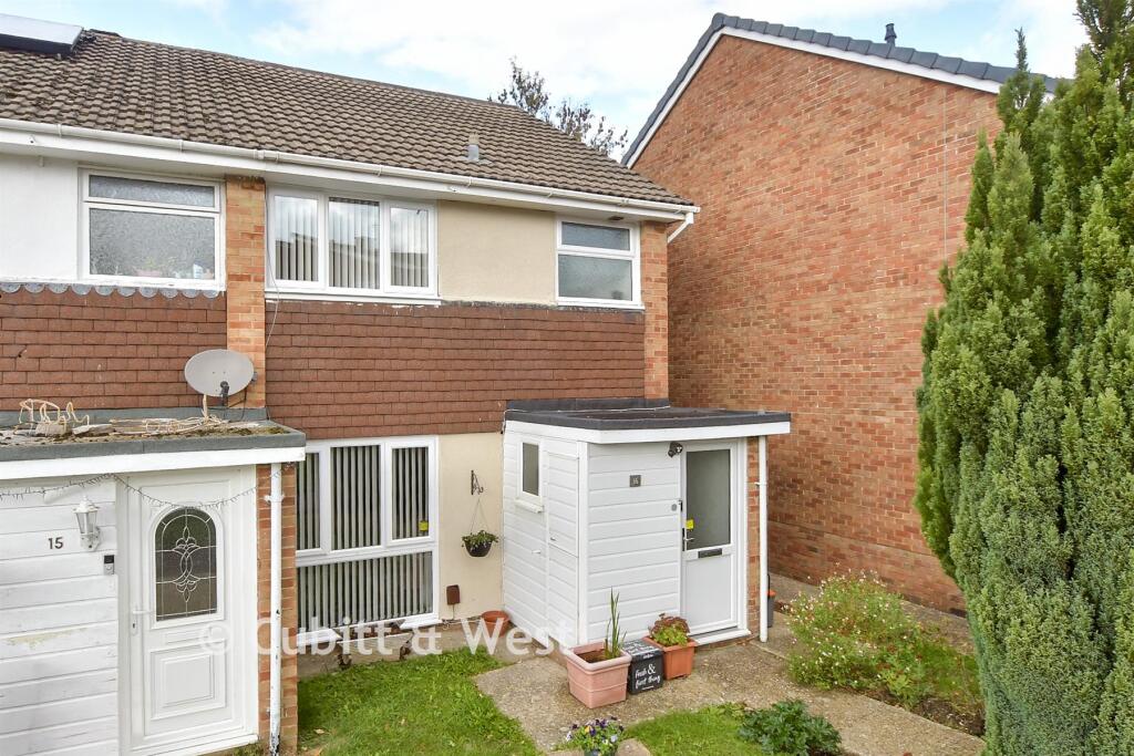 3-bed terraced on Meadowcroft Close, Ifield, Crawley, West Sussex, £400,000