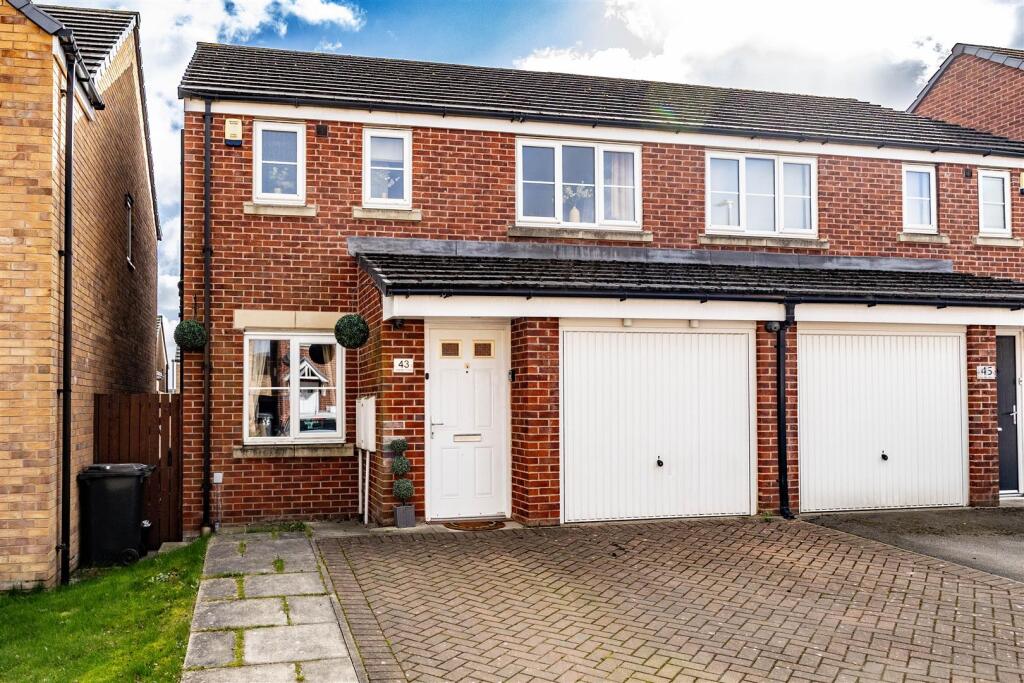 Main image of property: Harley Head Avenue, Lightcliffe, Halifax