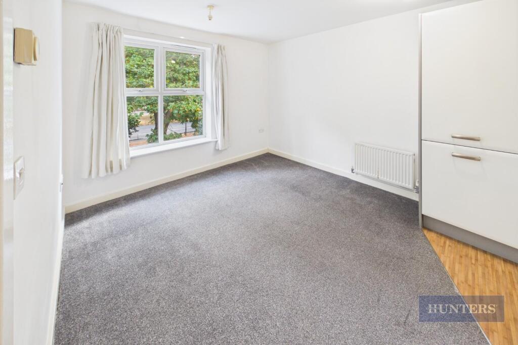 Apartment in Southampton - More