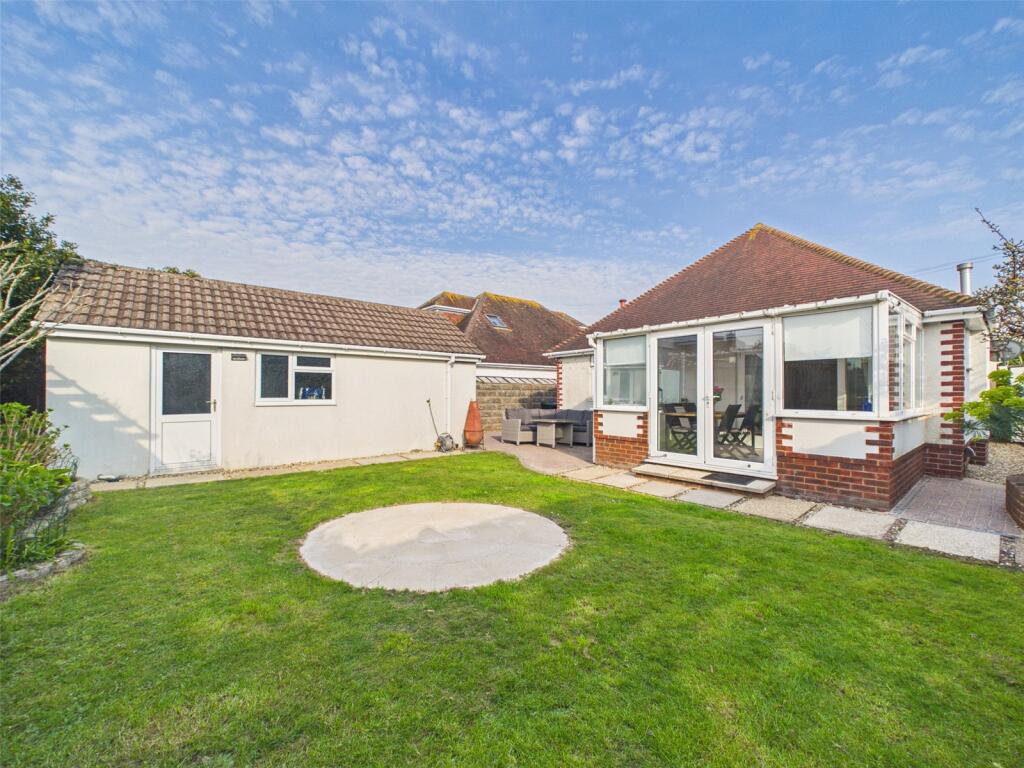 Belfield Road, Hengistbury Head, Bournemouth, Dorset, BH6 photo 3
