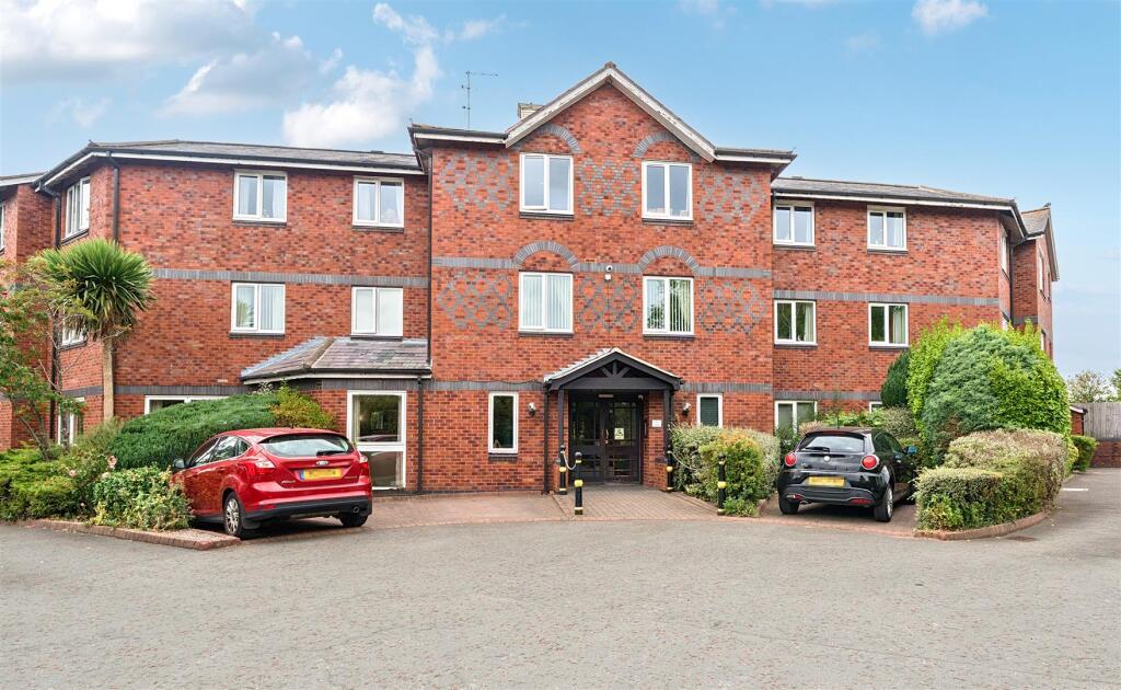 2-bed other on Hamilton Court, Neston, £99,950