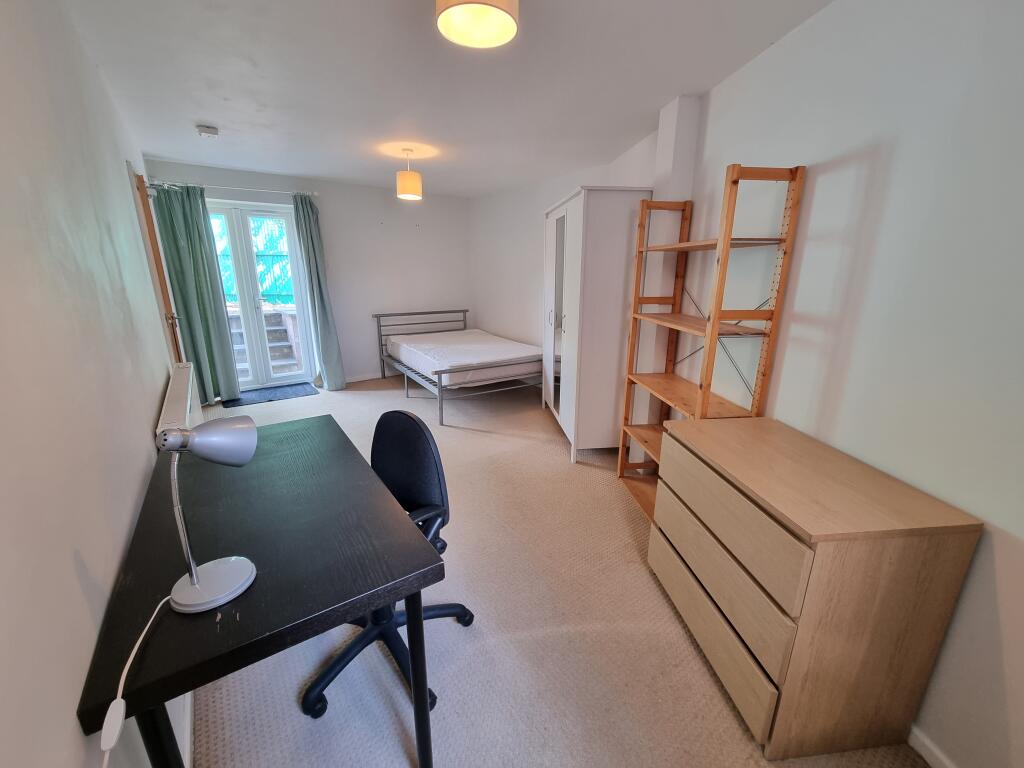 6 Haseley Close, Leamington Spa - More