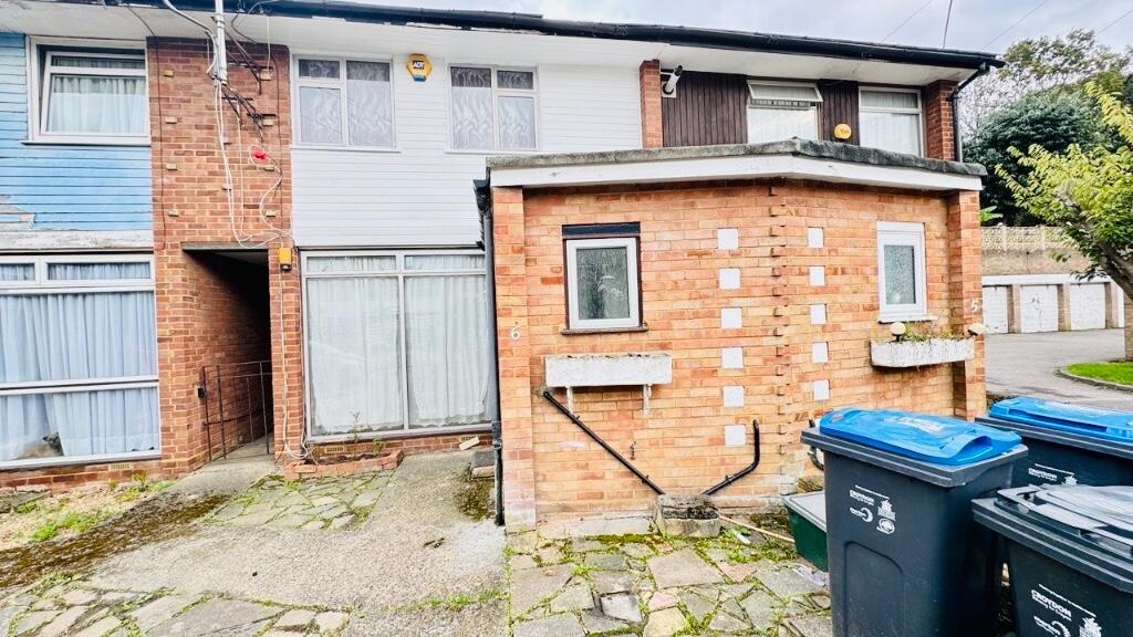 Main image of property: Lawdons Gardens, Croydon, London, CR0