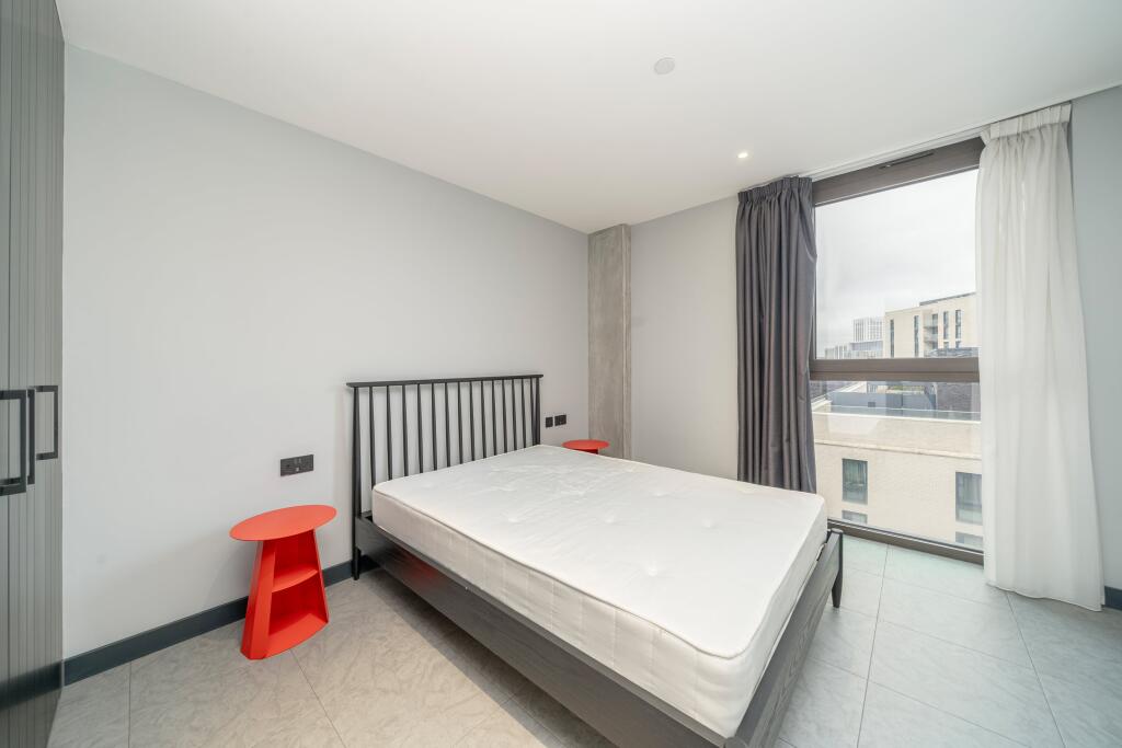 Apartment in London - View 3